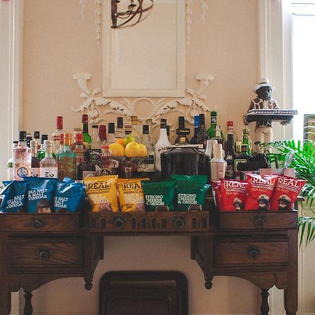 达尔文联排别墅旅馆 什鲁斯伯里 外观 照片 A wet bar