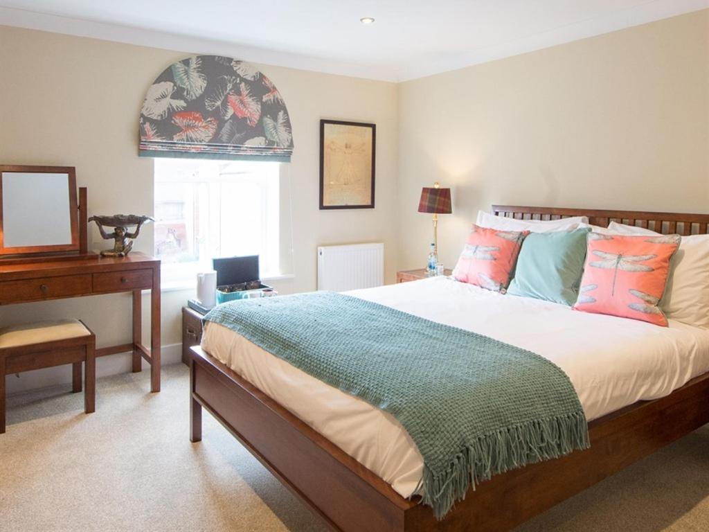 达尔文联排别墅旅馆 什鲁斯伯里 客房 照片 A bedroom at The Old Vicarage